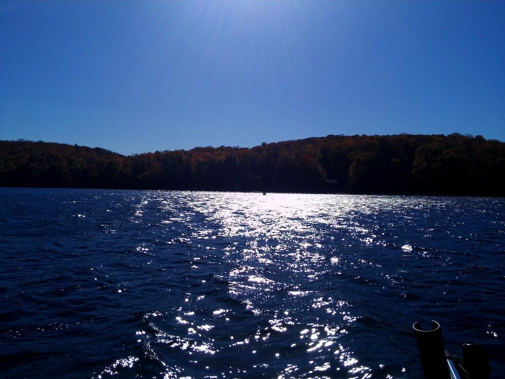 Little Hawk Resort & Marina Algonquin Highlands Экстерьер фото