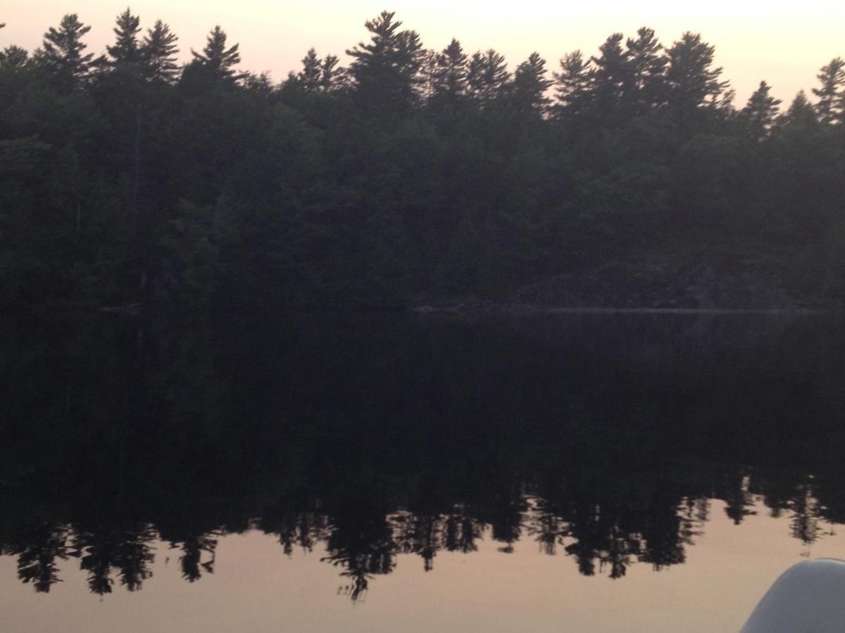 Little Hawk Resort & Marina Algonquin Highlands Экстерьер фото
