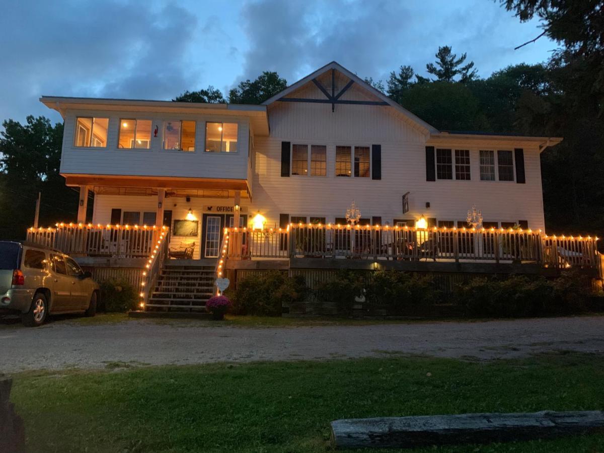 Little Hawk Resort & Marina Algonquin Highlands Экстерьер фото